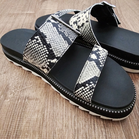 Sorel Boundless Snake Reptile Print Slip-on Platform Slide, Size 7 - Picture 9 of 10